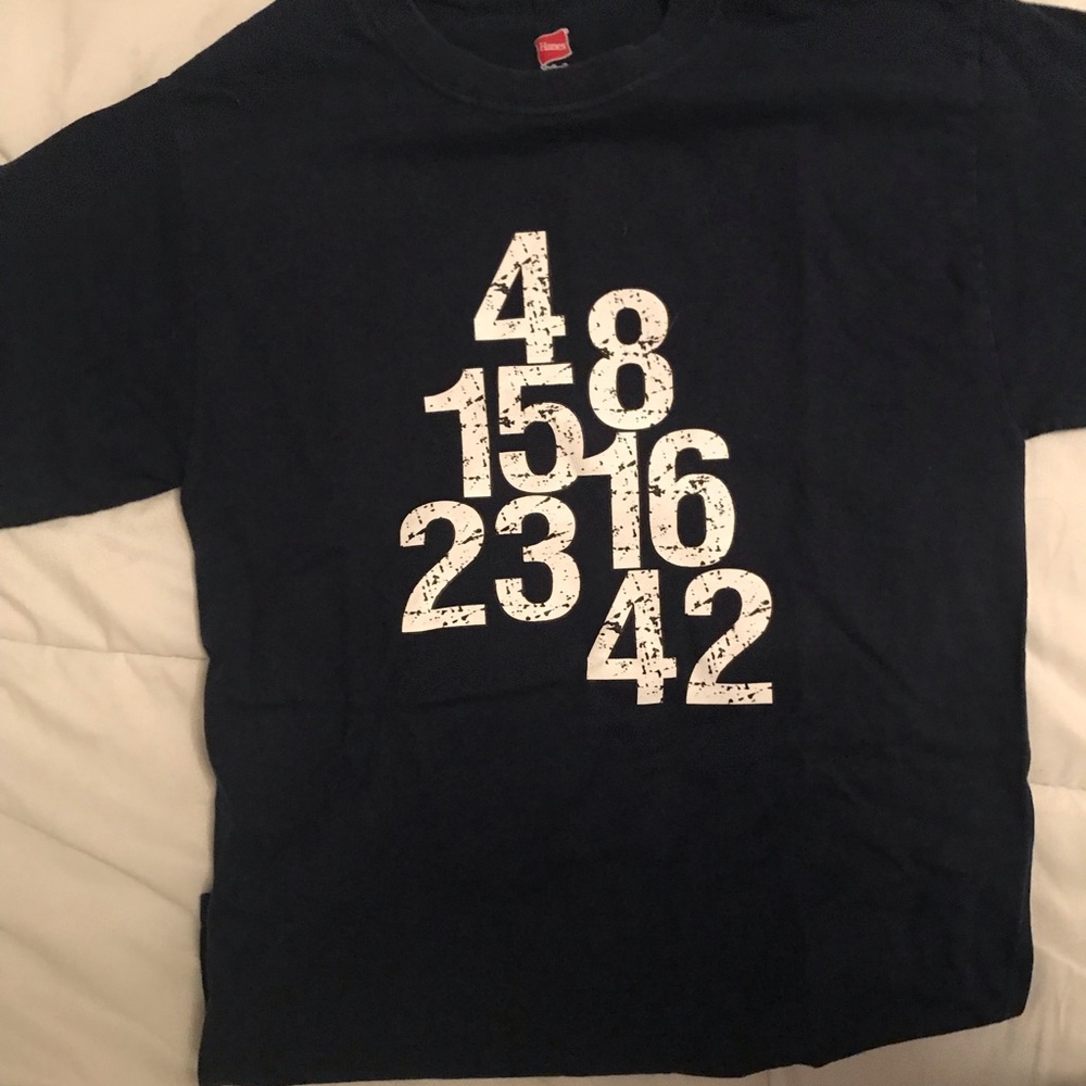“Lost” Cotton t-shirt. Size small excellent condition.